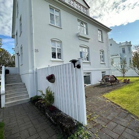 Beautiful 2 Bedroom Apartment Downtown Reykjavík Esterno foto