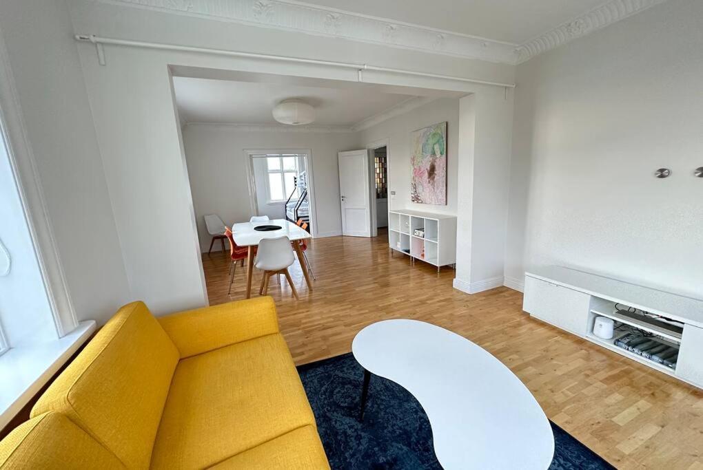 Beautiful 2 Bedroom Apartment Downtown Reykjavík Esterno foto